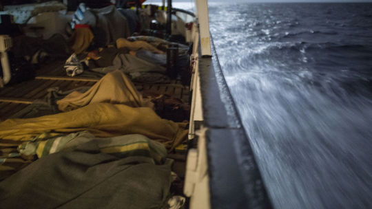 Taliansko chce svoje prístavy uzavrieť aj pre lode Frontexu s migrantmi