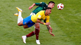 Zober si príklad z Messiho. Svet odsudzuje herca Neymara