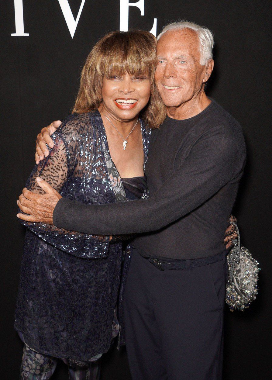 Tina Turner a dizajnér Giorgio Armani v utorok...
