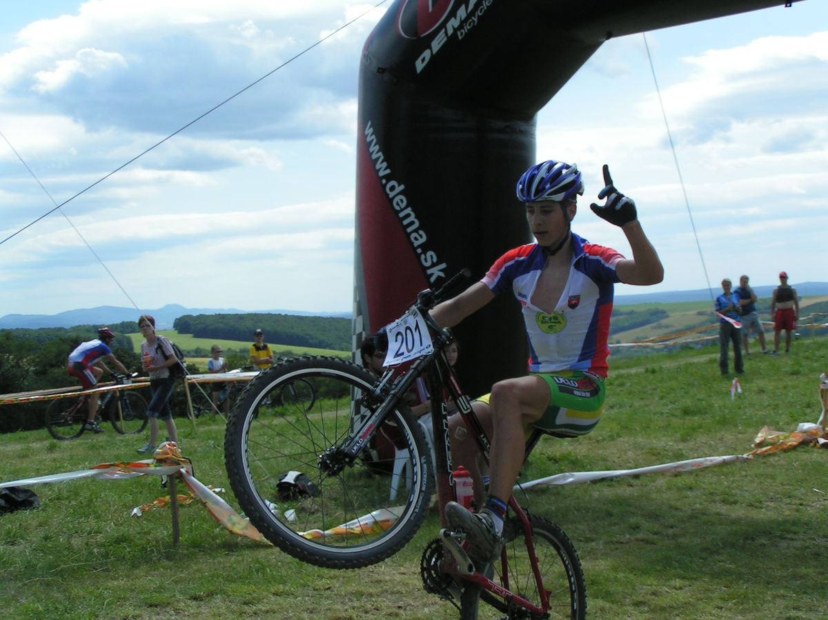 Peter Sagan a jeho povestné wheelie na horskom...