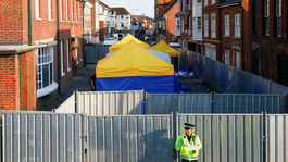 Britský policajt nebol vystavený novičoku, ukázalo vyšetrenie