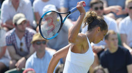 S Wimbledonom sa lúčia aj Keysová a vlaňajšia finalistka Venus, Serena postúpila