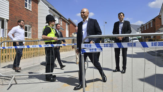 Britský minister vnútra navštívil Amesbury, verejnosť uistil o bezpečnosti