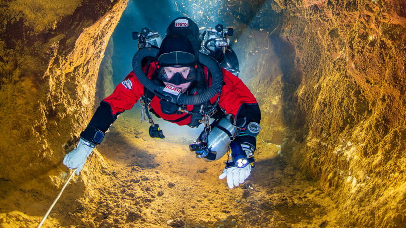 Peter Kubička je inštruktor a tréner jaskynného...