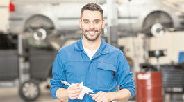 Mzdy v priemysle rastú, firmám chýbajú ľudia