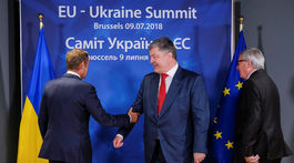 Tusk: Na neuznaní ilegálnej anexie Krymu sa nič nemení