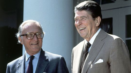 Bývalý prezident USA Ronald Reagan nazval v 70. rokoch Afričanov v OSN opicami