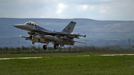 Americké letectvo pridelilo zákazku na výrobu F-16 Slovensku