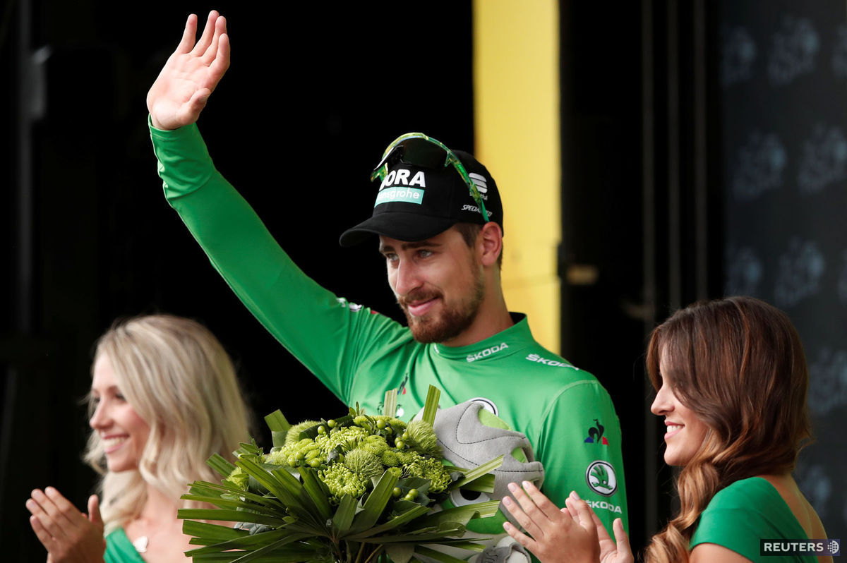 Peter Sagan si v zelenom drese.