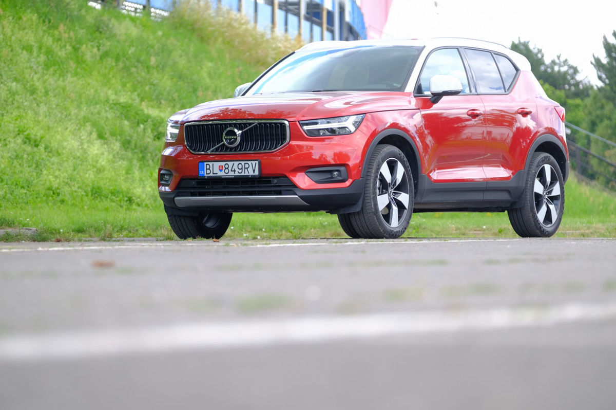 Dvojfarebná kombinácia karosérie je za príplatok.