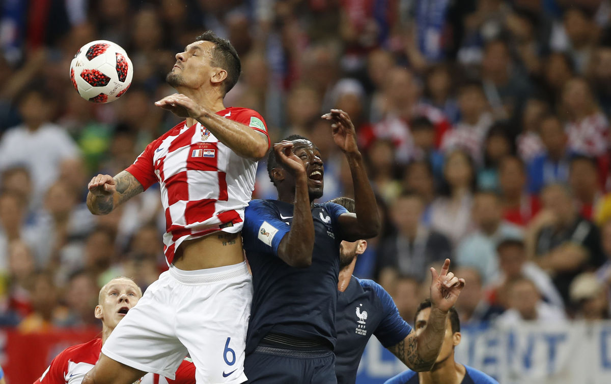 Dejan Lovren a Blaise Matuidi v hlavičkovom...