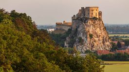 Nedobytný hrad Beckov: Ubránil sa Turkom, ale nie požiaru