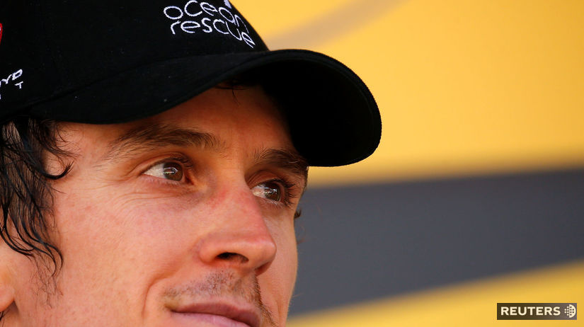 Geraint Thomas na pódiu po víťaznej etape.