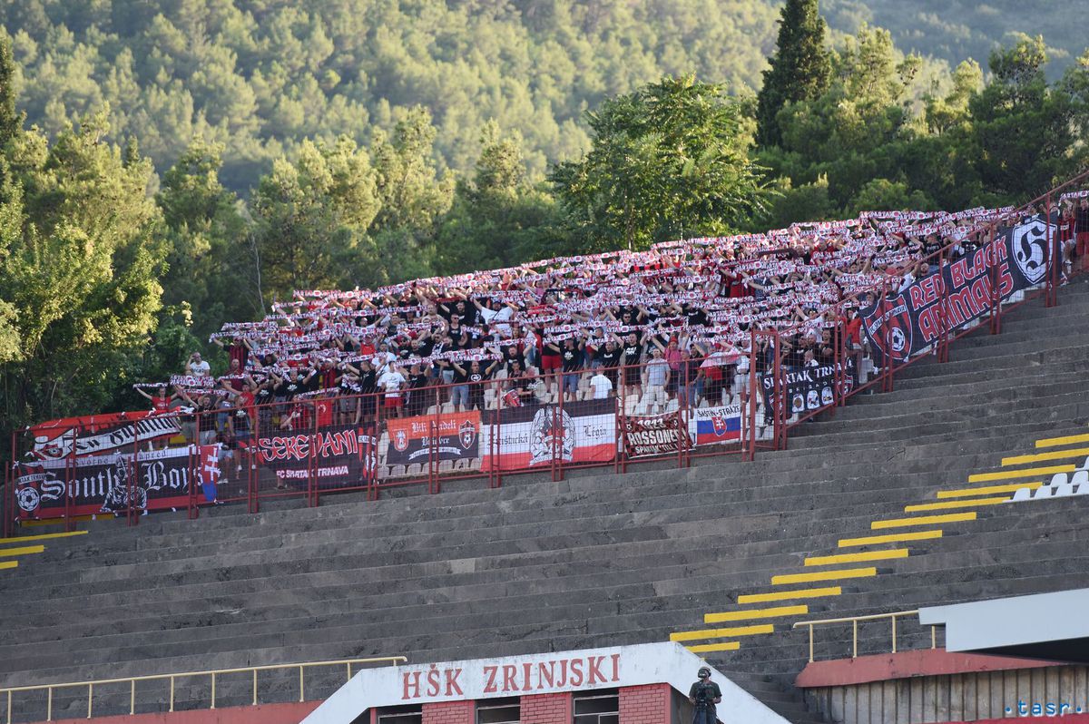 Fanúšikovia Spartaka na zápase v Mostare.