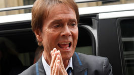 Cliff Richard vyhral súd s BBC, dostane aj odškodné