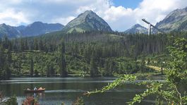 Štrbské pleso má novú atrakciu: loďku s preskleným dnom