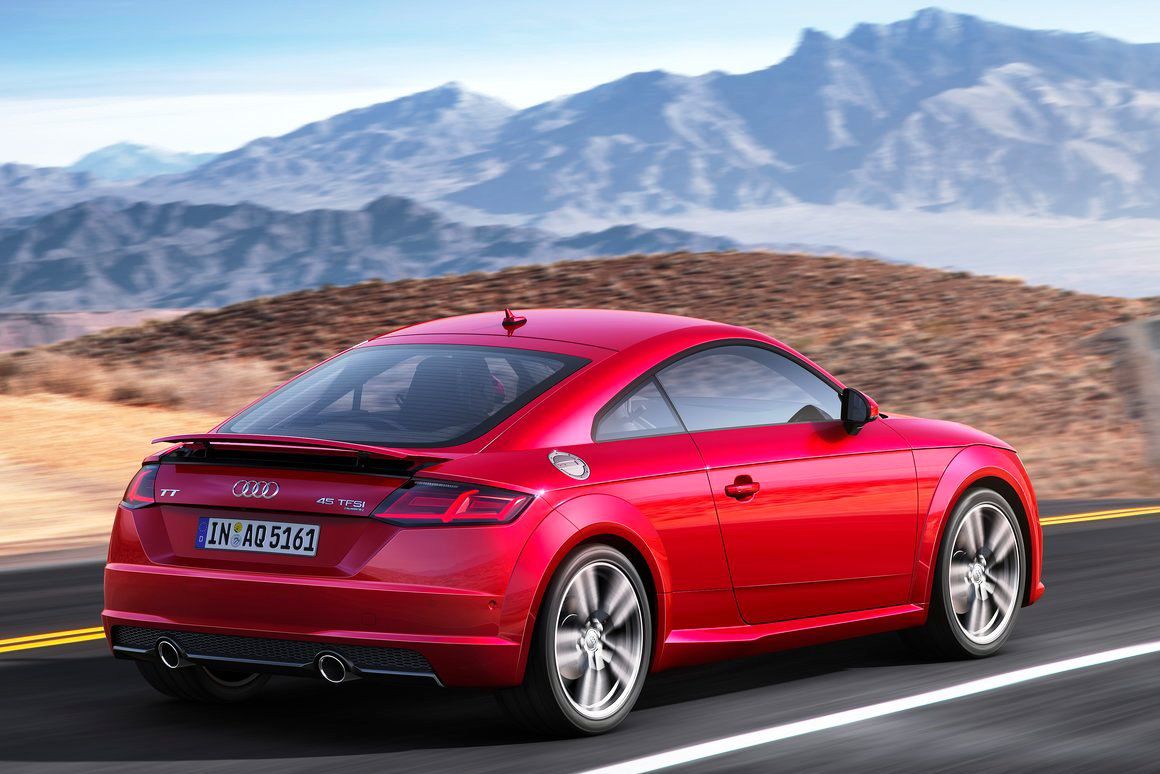 Vzadu sú zmeny prakticky nepostrehnuteľné. Z...