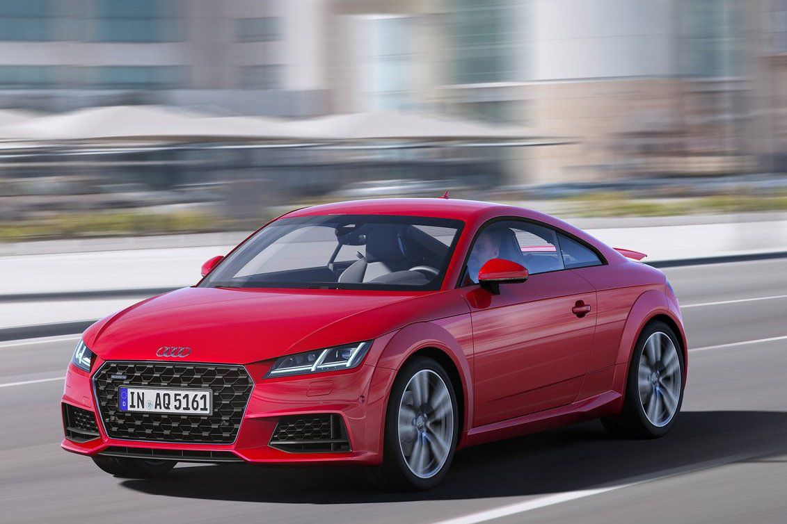 Exteriérové zmeny sa prejavili len retušami....