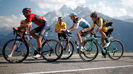 Osudný pád v stúpaní. Aj priebežne štvrtý Nibali odstúpil z Tour, má zlomený stavec