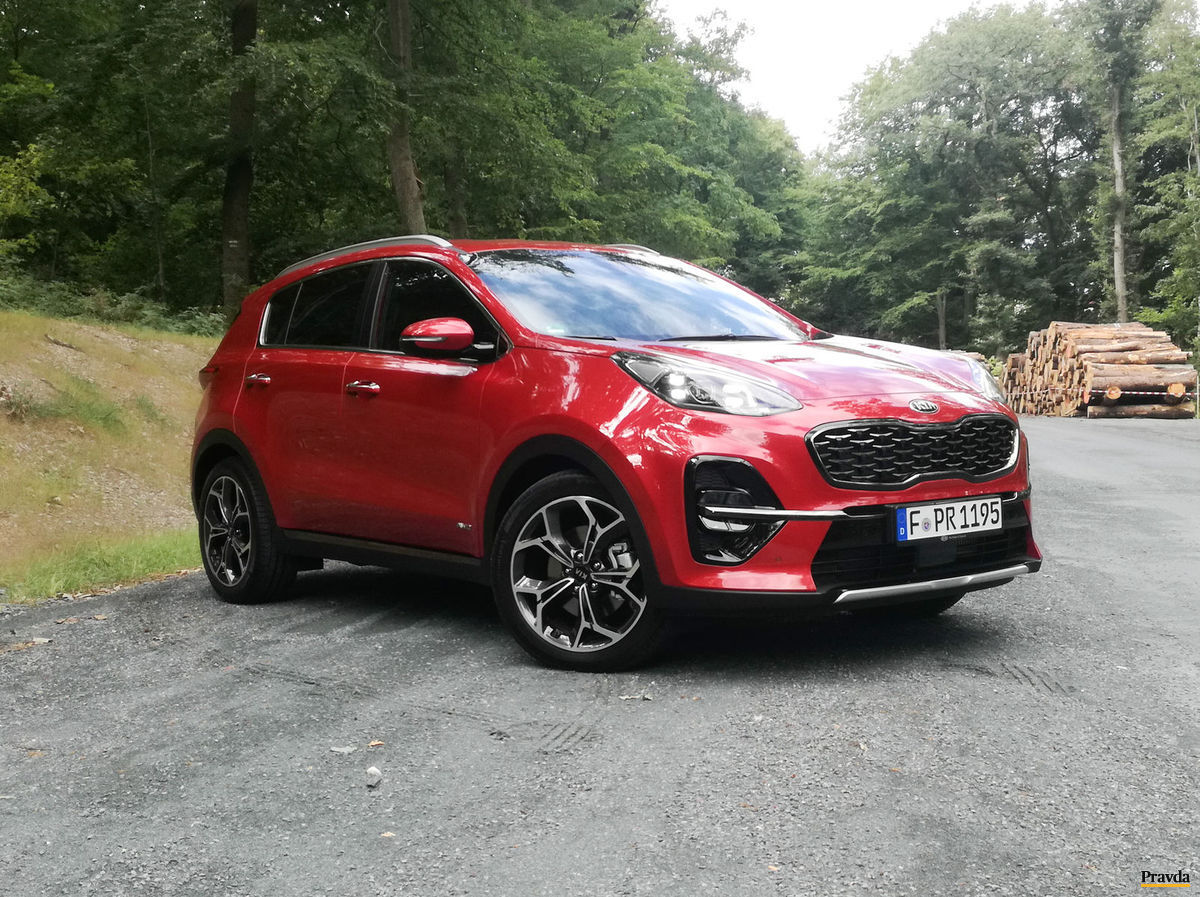 Predné svetlá dostali nové denné LED svietenie.