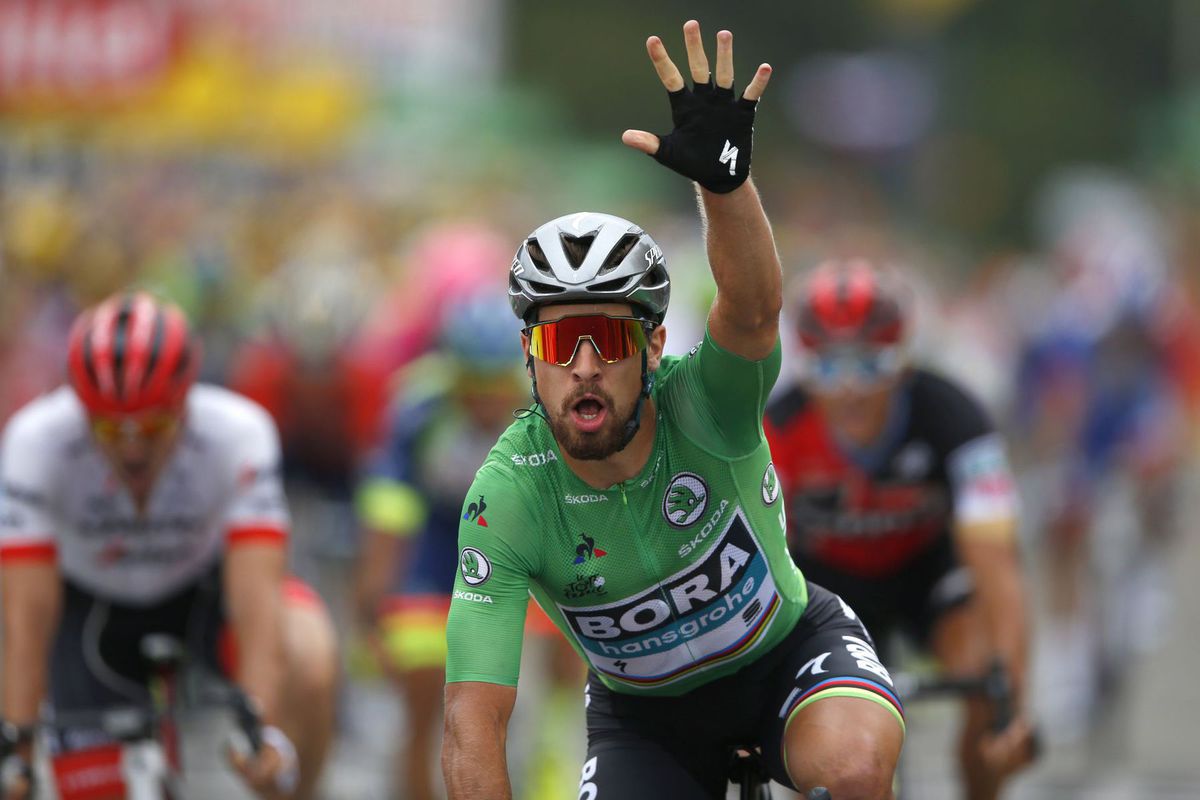 Peter Sagan (Bora-Hangrohe) víťazí v 13. etape...
