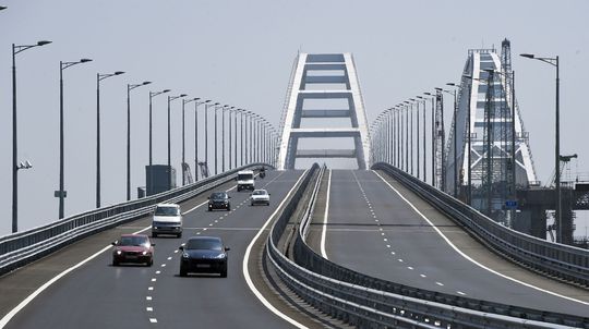 Krymský most je v ohrození. Čo tak ho nahradiť tunelom?