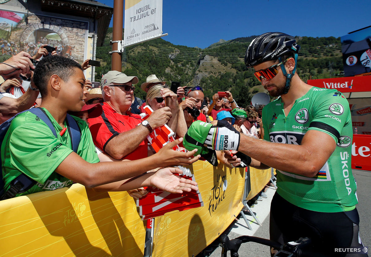 Peter Sagan si užíva priazeň fanúšikov na Tour...