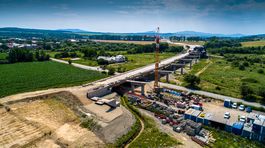 Diaľničný obchvat Košíc premostí Torysu. Pozrite si video z výstavby