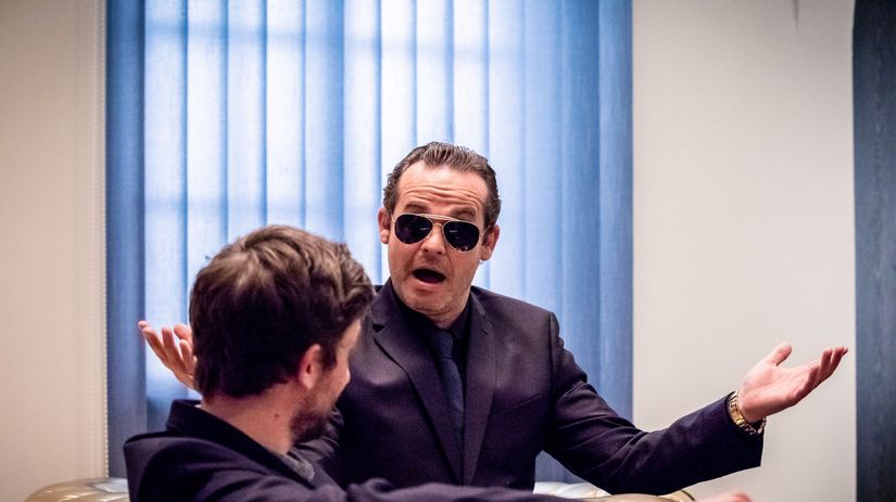 Marián Miezga a Michal Režný v seriáli Ministri. 