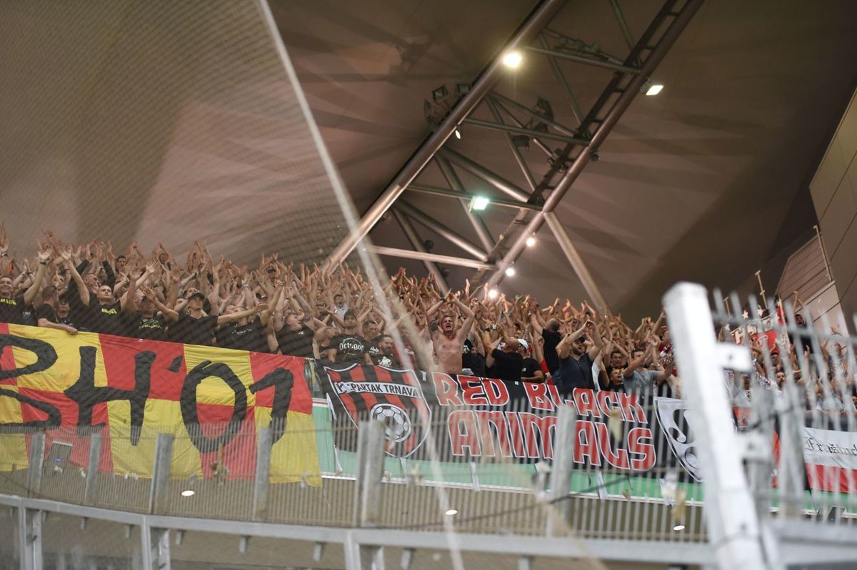 Fanúšikovia Spartaka v prvom zápase 2. predkola...