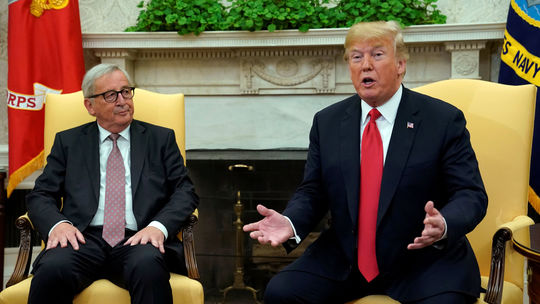 Trump a Juncker sa dohodli. Veľa sóje a plynu z USA, smerovanie k nulovým clám