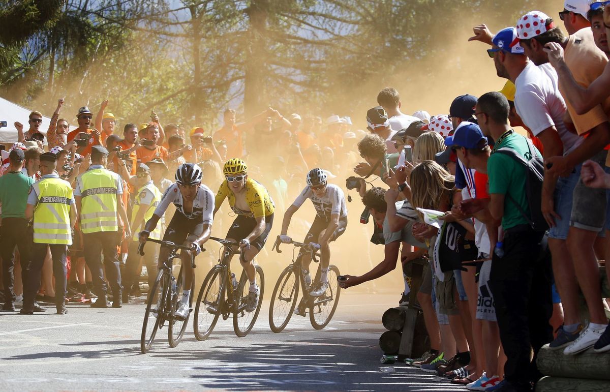 Jazdci tímu Sky Egan Bernal, Geraint Thomas a...