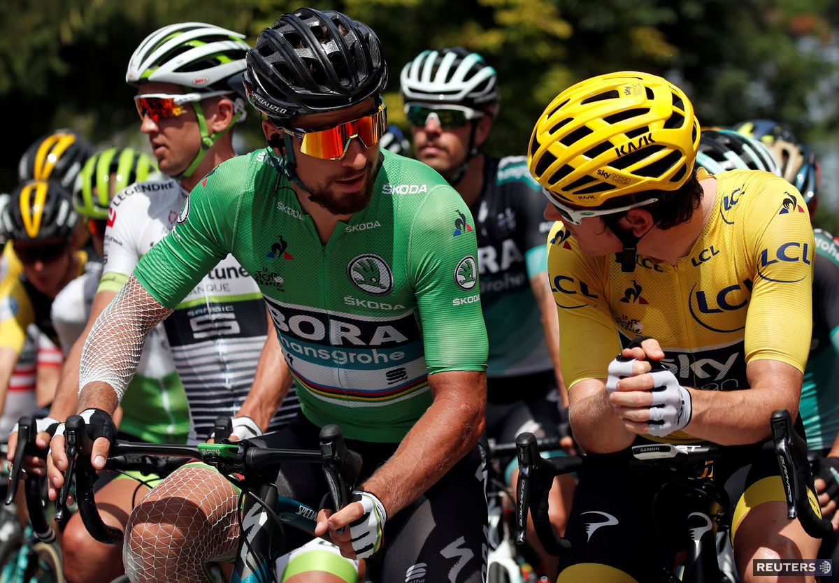 Peter Sagan v debate s Geraintom Thomasom v...