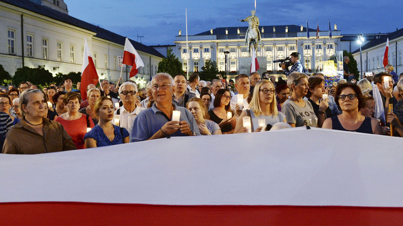 poľsko, protest, súdy