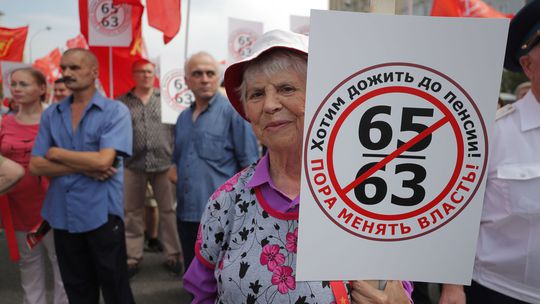 Tisíce Rusov protestovali proti vládnemu návrhu dôchodkovej reformy