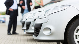 Koľko stojí európskych motoristov prevádzka auta? Nie je to málo