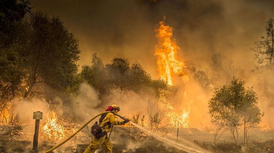 Požiare v Kalifornii naďalej pustošia krajinu, zabili už osem ľudí