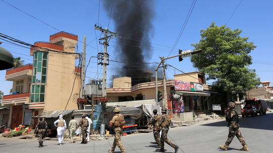 V Afganistane zaútočili na autobus s civilistami, 11 ľudí je mŕtvych