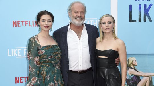 Zľava: Lauren Miller, Kelsey Grammer a Kristen...