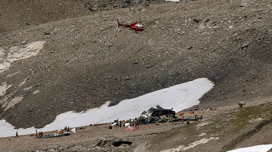 Najmenej traja ľudia zahynuli pri páde malého lietadla v Tirolsku