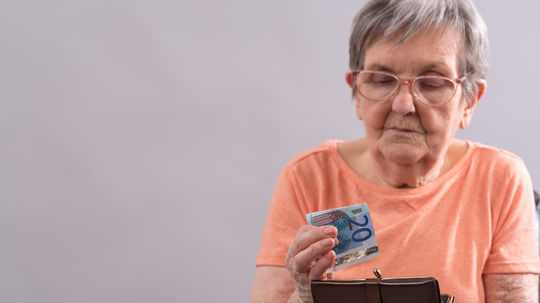 Starobné penzie porastú najmenej o 8,70 eura