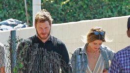 Prvé foto milencov! Schwarzeneggerova dcéra s fešákom Prattom v kostole