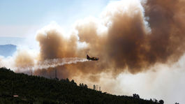 Uhasiť požiar na juhu Portugalska asi ešte potrvá niekoľko dní