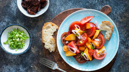 Letné paradajkové experimenty: Do šalátu primiešajte nektarinky