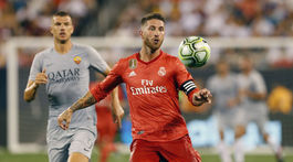 Real zariadil výhru nad AS po štvrťhodine, hrdinom Chelsea veterán v bránke 