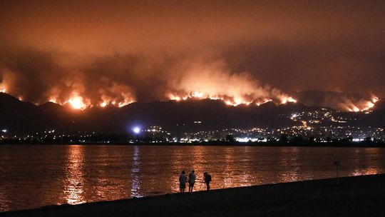 Kalifornskí hasiči ohlásili úspech v boji s najväčším požiarom
