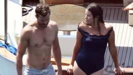 Sexidol miliónov žien ukázal na jachte manželku! Ten pohľad naozaj poteší