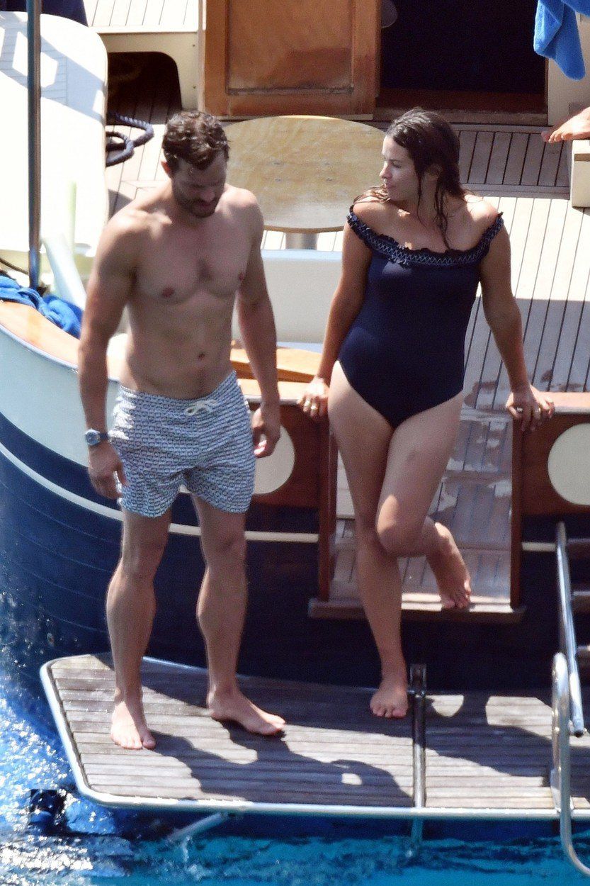 Herec Jamie Dornan a jeho manželka Amelia...