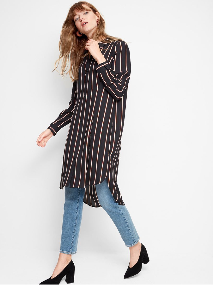 Košeľové šaty sú populárnym odevným kúskom bez...