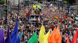 Dúhový pochod v Prahe prilákal asi 40 000 ľudí